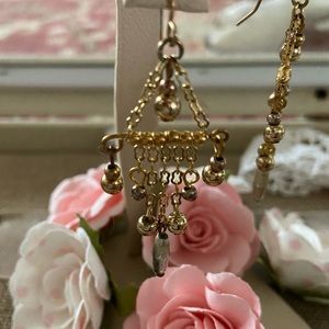 🌺 Vintage Gold hanging earrings